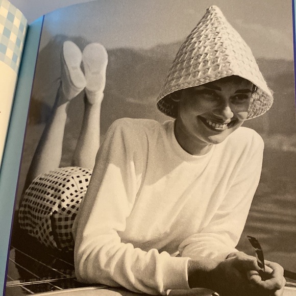 SO AUDREY HEPBURN 59 WAYS TO PUT A LITTLE AUDREY IN YOUR STEP Cindy De L… - Picture 5 of 8